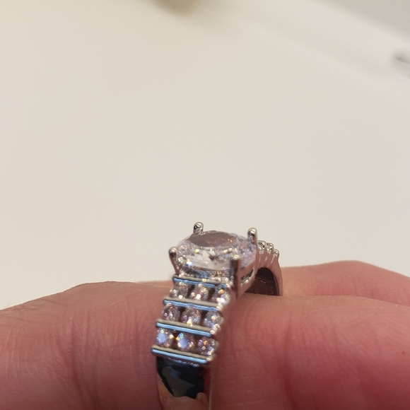 NEW Cubic Zirconia Elevated OVAL Ring 8 Sterling Silver Plated - Picture 9 of 10